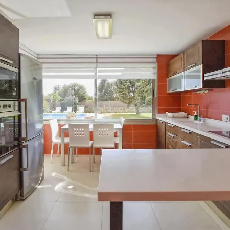 Caleu By Interhome